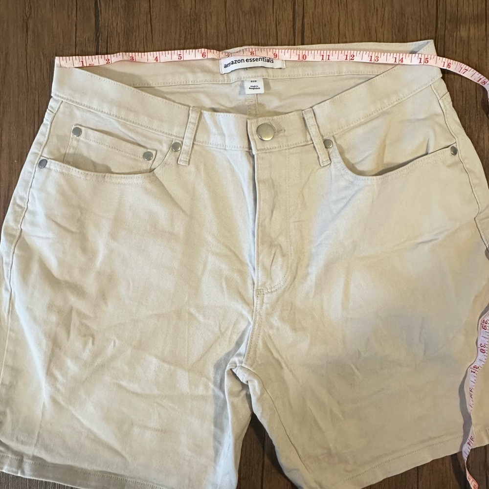 Beige Denim Shorts Amazon Essentials Mens 32” waist 7” inseam